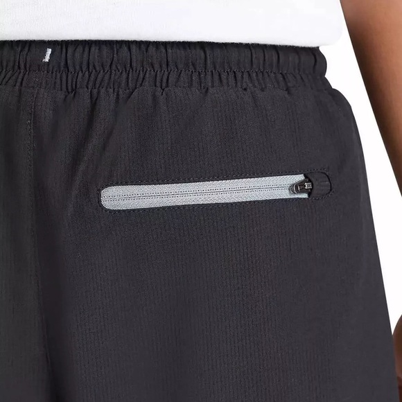 Eddie Bauer Big Boy's 2-pack Hybrid Quick Dry Mesh Lined Active Shorts Small 7/8 - Picture 4 of 12